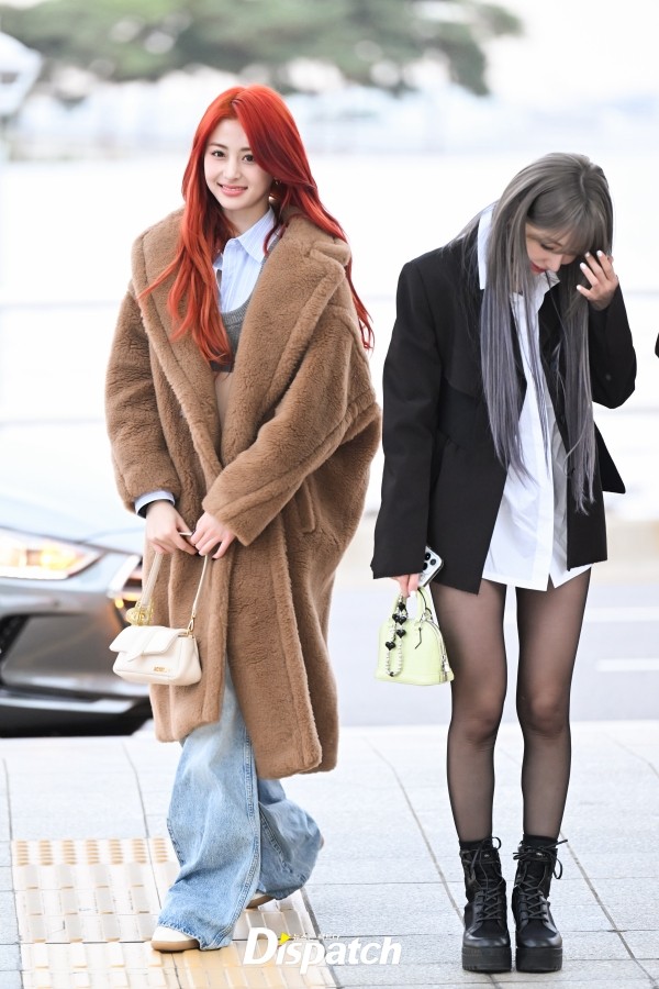 하의실종 셔츠룩 검스 르세라핌 사쿠라