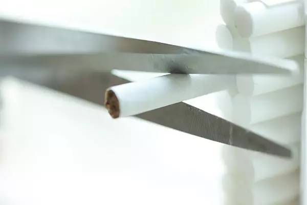 흡연자들이 금연 후 겪는 신체 변화