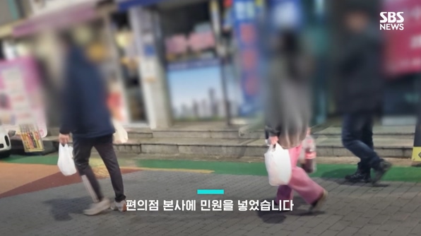 트럭 오르는 수상한 여성…포켓몬빵 매진의 비밀