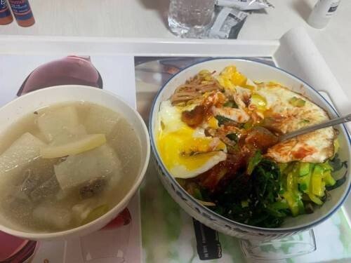 코로나 확진돼서 격리된 누나에게 차려준 남동생표 밥상