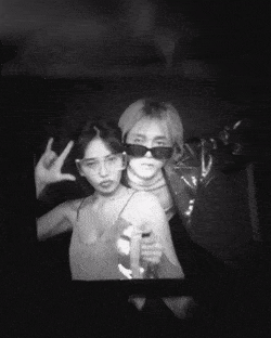 현아❤이던 흑백사진