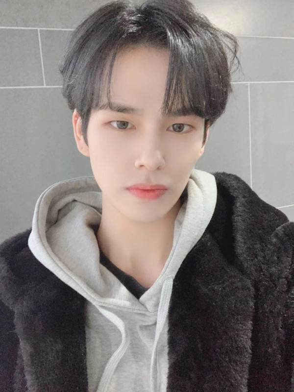 방금 처음 공개된 스타쉽 비공개 남자 연습생