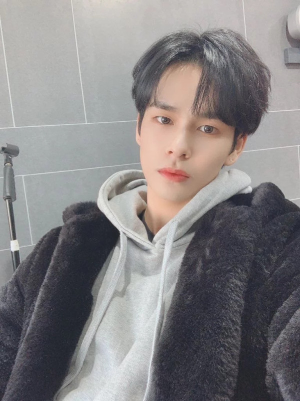 방금 처음 공개된 스타쉽 비공개 남자 연습생