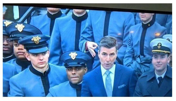 여동생을 죽인 백인우월주의자가 한 제스쳐