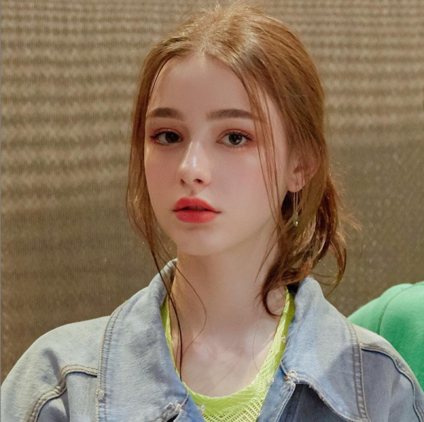 겸손한 러시아 미녀