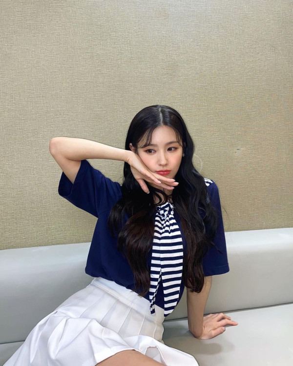 필라테스 하면서 셀카 찍는 미연