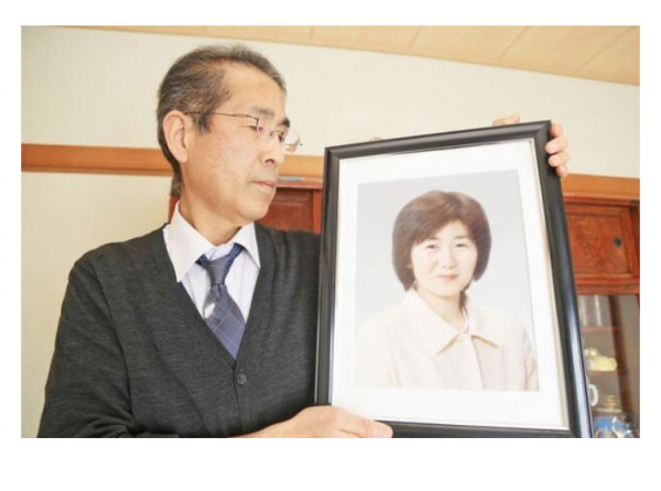 실종된 아내 찾아 10년째 바다 뒤지는 남편