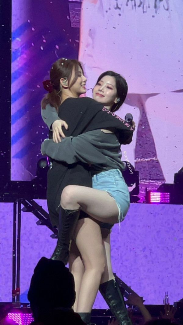 트와이스 쯔위 다현 합체 짤