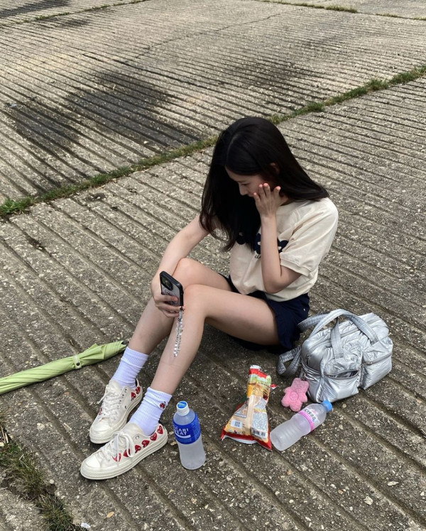 한강에서 스윙칩 먹는 김민주 미모