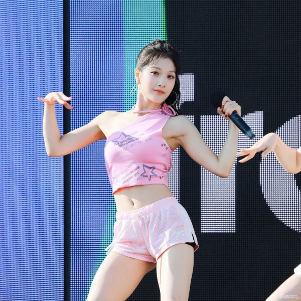 프로미스나인 이서연 인천 워터밤 올핑크