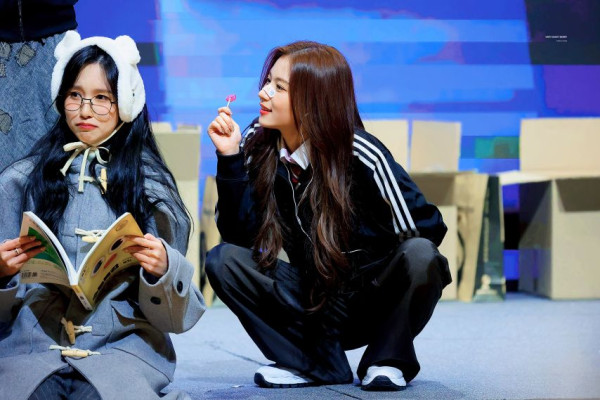 불량일진 트와이스 사나