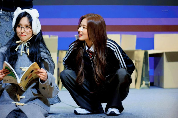 불량일진 트와이스 사나