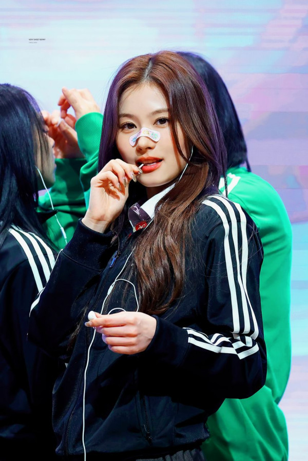 불량일진 트와이스 사나