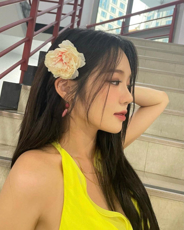 프로미스나인 노지선 노란원피스 몸매