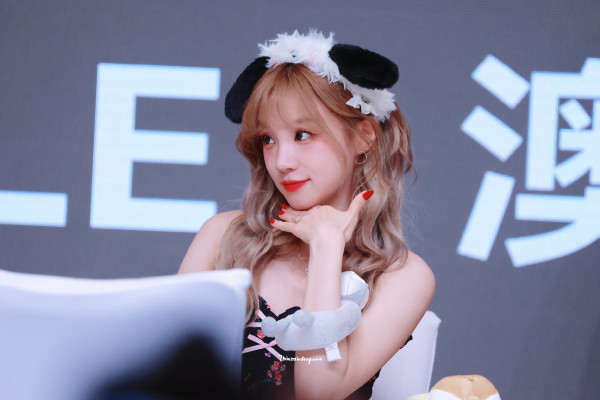 혀 빼꼼 아이들 우기