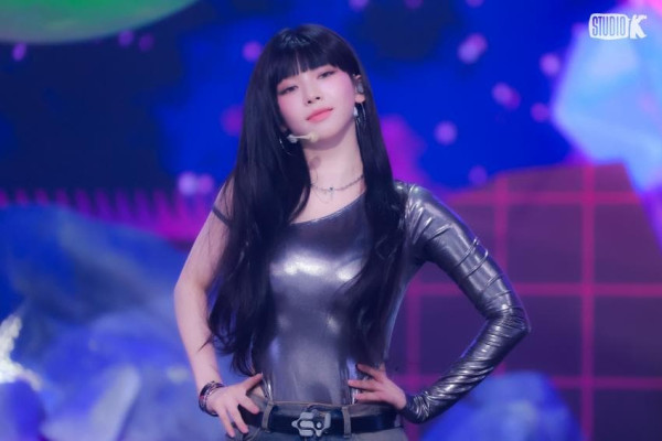 새우튀김 모자를 쓴 에스파 카리나