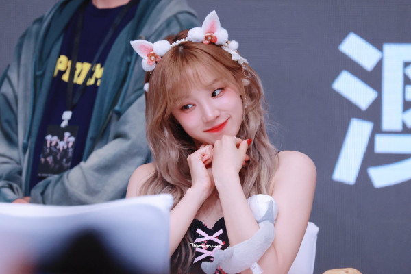 혀 빼꼼 아이들 우기