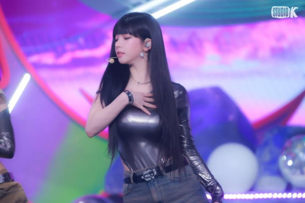 새우튀김 모자를 쓴 에스파 카리나