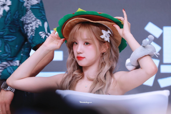 혀 빼꼼 아이들 우기