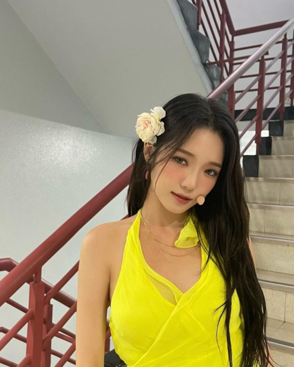 프로미스나인 노지선 노란원피스 몸매