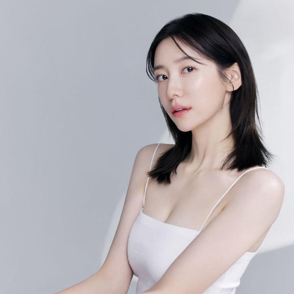 하얀 끈나시 배우 박지현