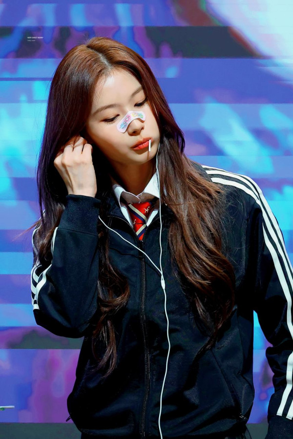 불량일진 트와이스 사나