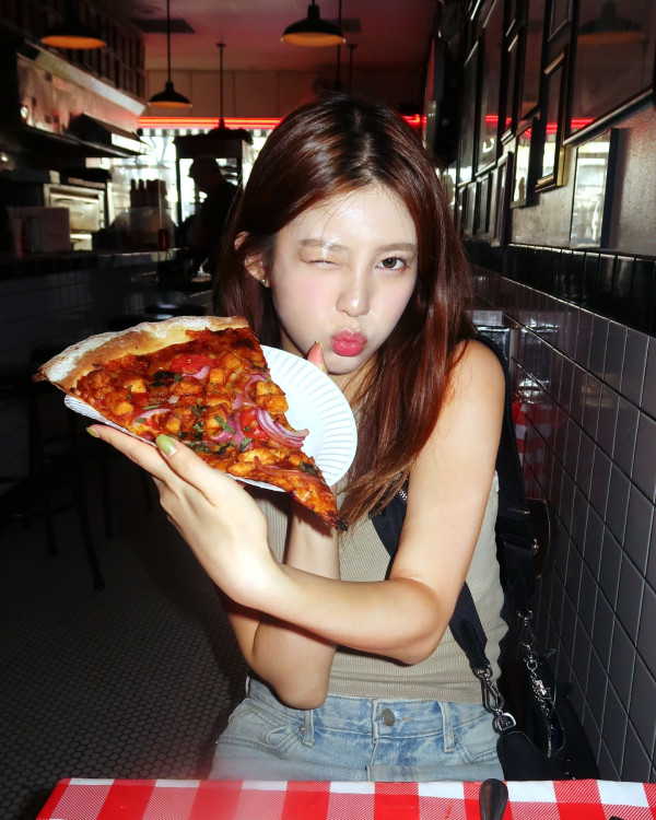 모모랜드 데이지 검정색 비키니 몸매