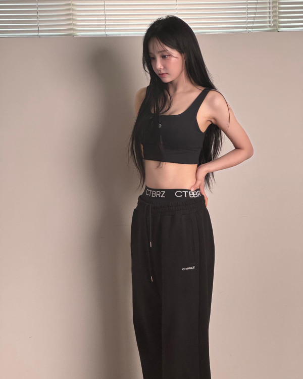 레깅스 입은 모모랜드 연우 은근한 골반