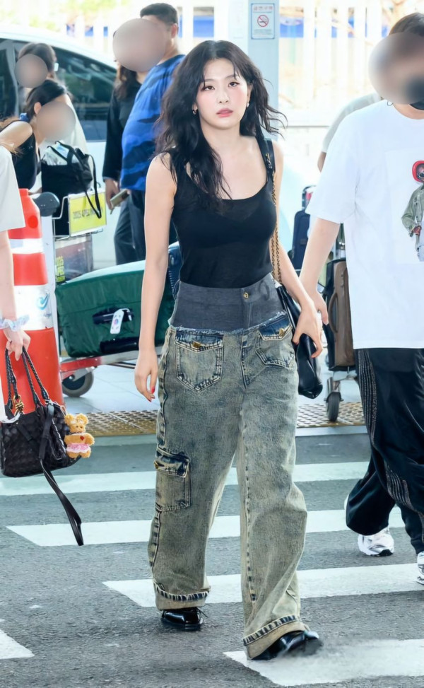 레드벨벳 슬기 검정브라 비치는 시스루 나시