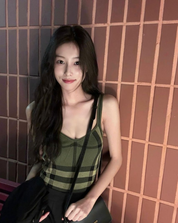 강혜원 시원한 체크 끈나시