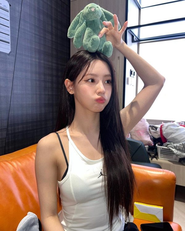 하얀 조던 나시티 아이들 미연