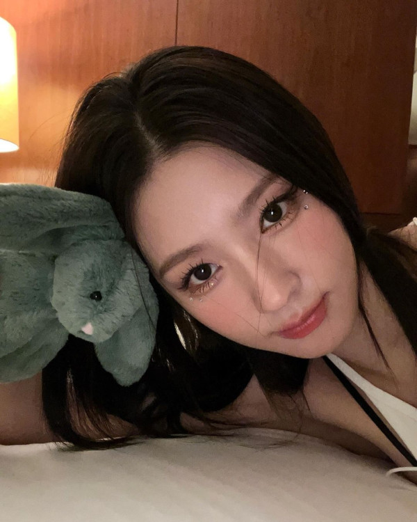 하얀 조던 나시티 아이들 미연