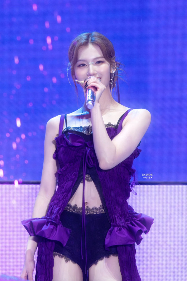 트와이스 사나 너무 짧은 란제리룩