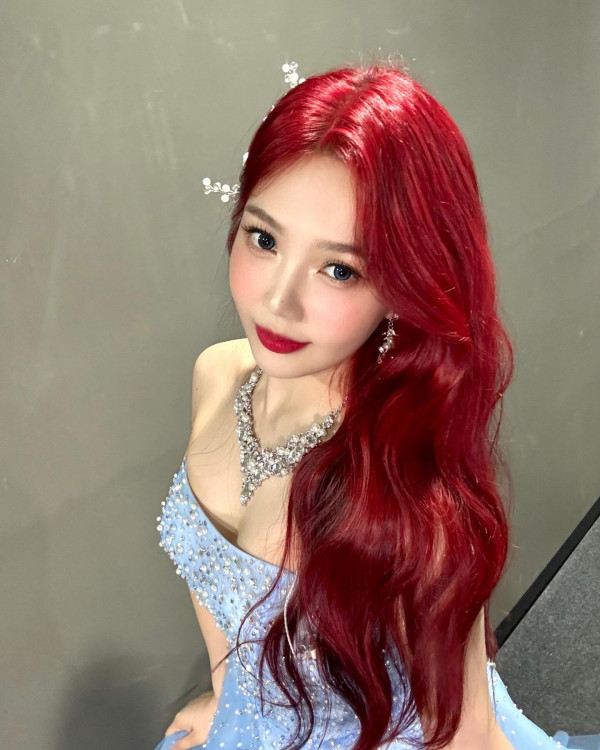 오프숄더 드레스 레드벨벳 조이