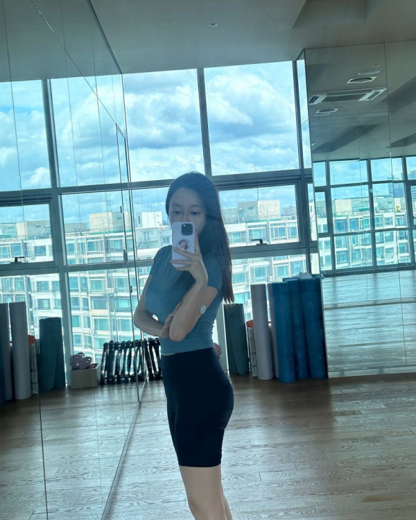 몸매 관리하는 강아랑 기상캐스터