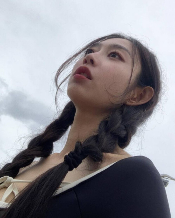 서핑 하러 간 러블리즈 서지수  수영복 골반 몸매