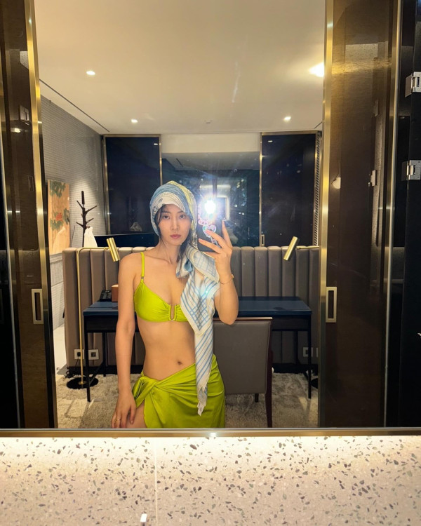 과감하게 비키니 입은 소녀시대 유리 몸매