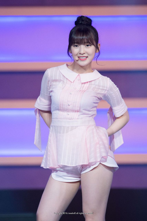 오마이걸 아린 18세 여고생 시절