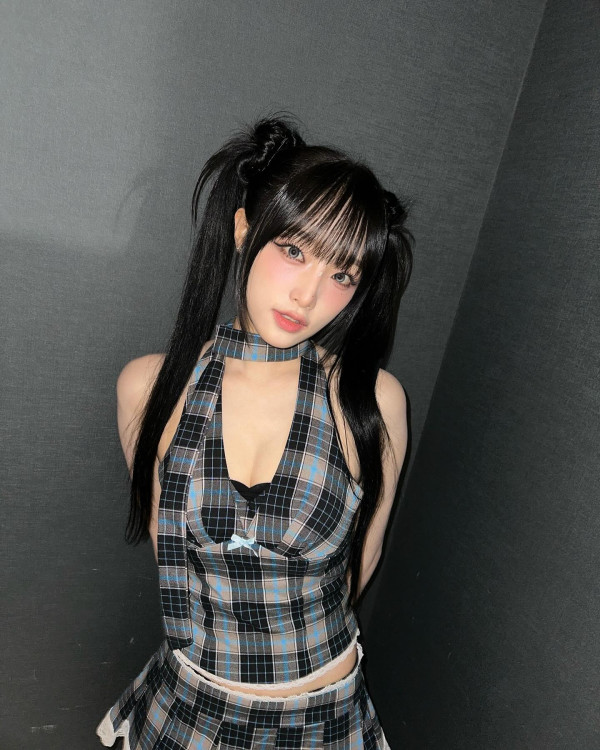 체크 란제리룩 최예나 컴백