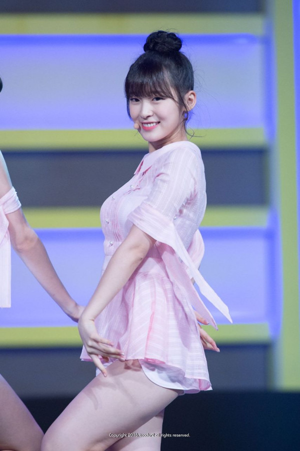 오마이걸 아린 18세 여고생 시절