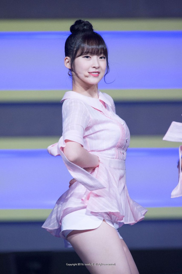 오마이걸 아린 18세 여고생 시절