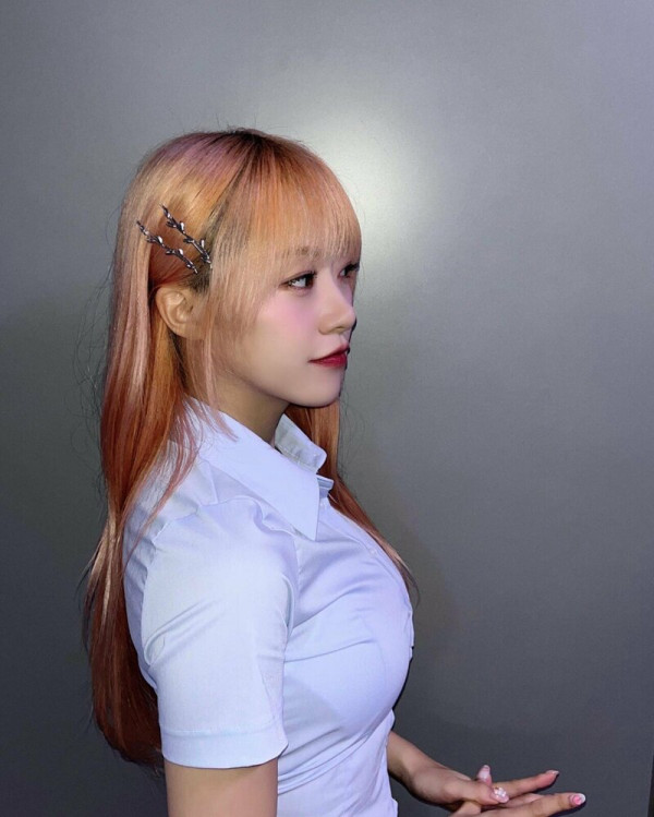 터질듯한 교복 셔츠 시그니처 지원