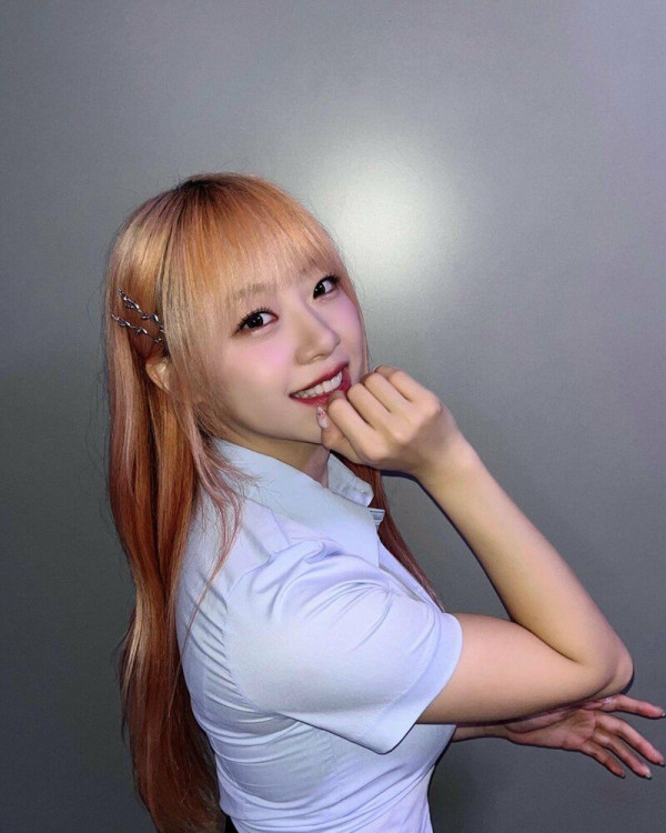 터질듯한 교복 셔츠 시그니처 지원