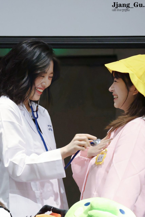 의사와 유치원생 아이브 안유진 레이