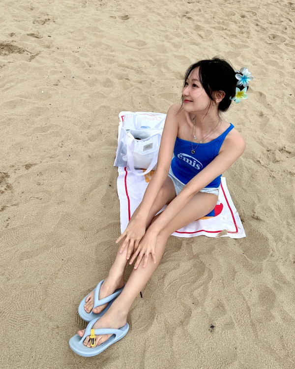 러블리즈 류수정 침대 셀카 시원한 의상