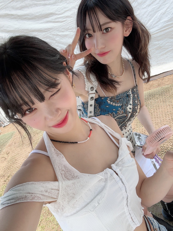 요망하게 셀카 찍는 르세라핌 김채원