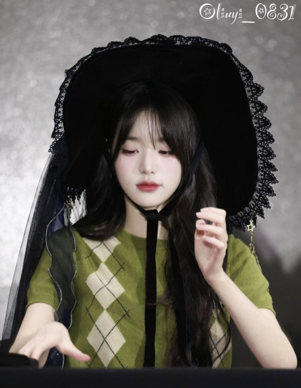 머리에 뭘 써도 귀여운 아이브 장원영