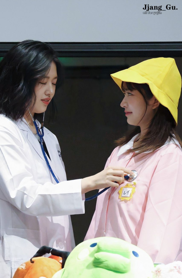 의사와 유치원생 아이브 안유진 레이