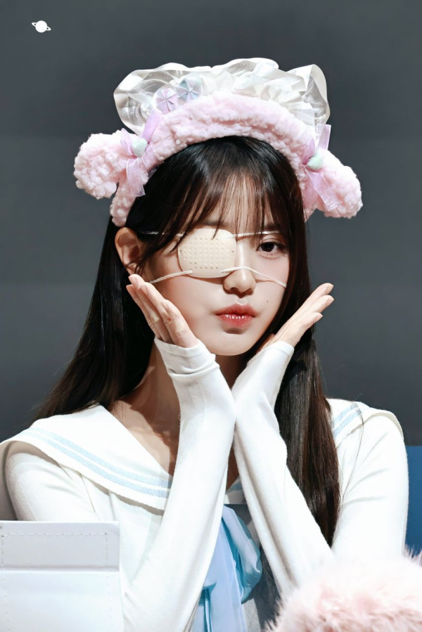 눈병 나서 안대를 쓴 아이브 장원영