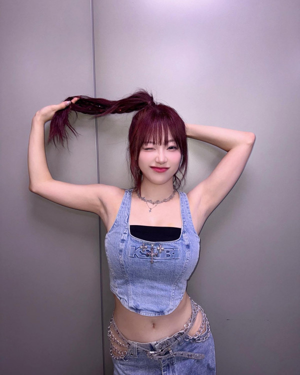 골반노출 청바지 시그니처 지원